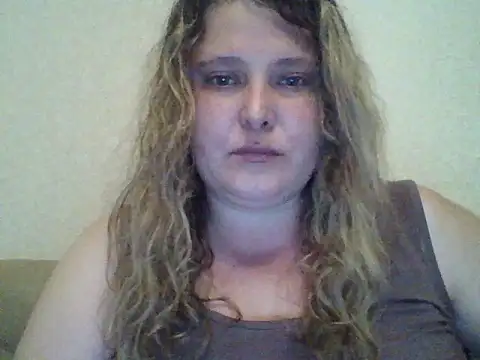 Snapshot of ParisMimi chatting on May 27, 2026, 8:39 pm ParisMimi online show from May 27, 2026, 8:39 pm
