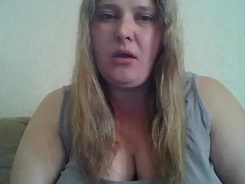 Snapshot of ParisMimi chatting on June 2, 2026, 6:59 am ParisMimi online show from June 2, 2026, 6:59 am