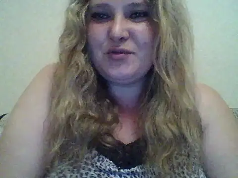 Snapshot of ParisMimi chatting on June 10, 2026, 9:14 pm ParisMimi online show from June 10, 2026, 9:14 pm