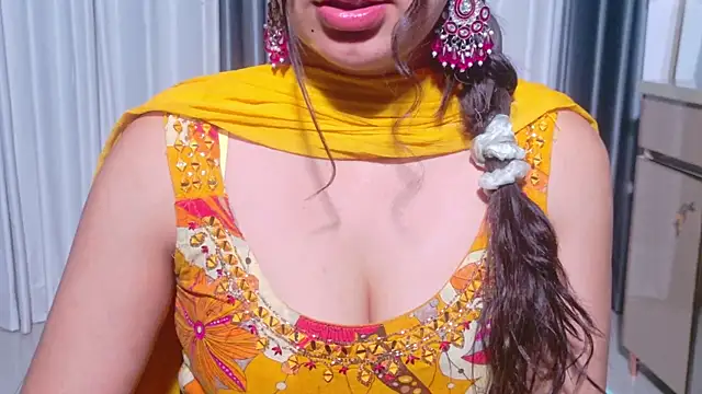 Aashika-Kaur online show from June 2, 2026, 4:58 am