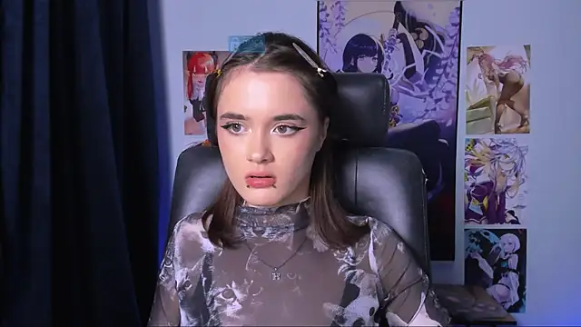 liana kisses online show from December 5, 2024, 2:20 am