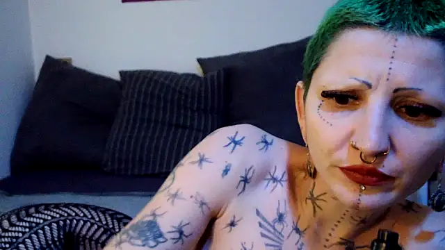 ValeryCrowley14 online show from February 10, 2026, 1:48 pm