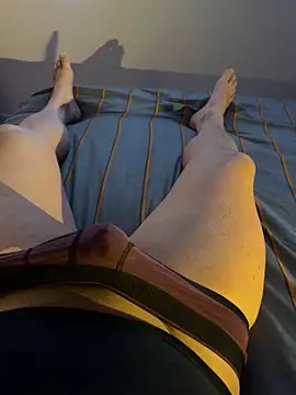 Snapshot of MatthewEmme chatting on December 3, 2024, 10:07 pm MatthewEmme online show from December 3, 2024, 10:07 pm