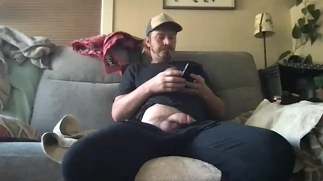 Snapshot of cliveokanagan24 chatting on June 17, 2026, 3:35 pm cliveokanagan24 online show from June 17, 2026, 3:35 pm