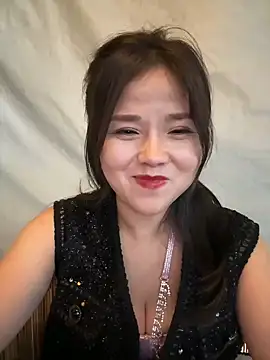 Snapshot of Efangfang chatting on January 3, 2025, 12:52 pm Efangfang online show from January 3, 2025, 12:52 pm