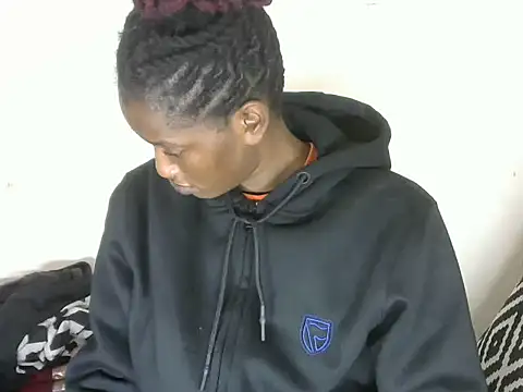 Pretty-emmie online show from February 18, 2025, 6:47 pm