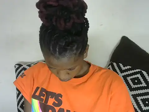 Pretty-emmie online show from February 20, 2025, 5:12 am