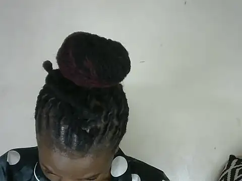 Pretty-emmie online show from March 7, 2025, 9:06 pm