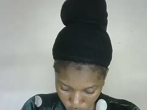 Pretty-emmie online show from October 4, 2025, 11:47 pm