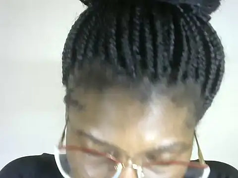 Pretty-emmie online show from October 6, 2025, 5:05 am