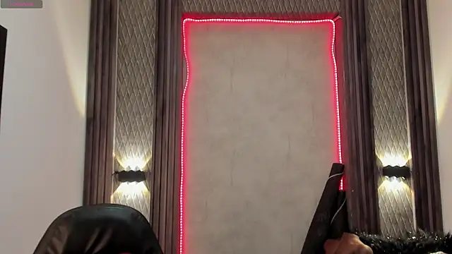 selene red  online show from January 24, 2025, 8:00 pm