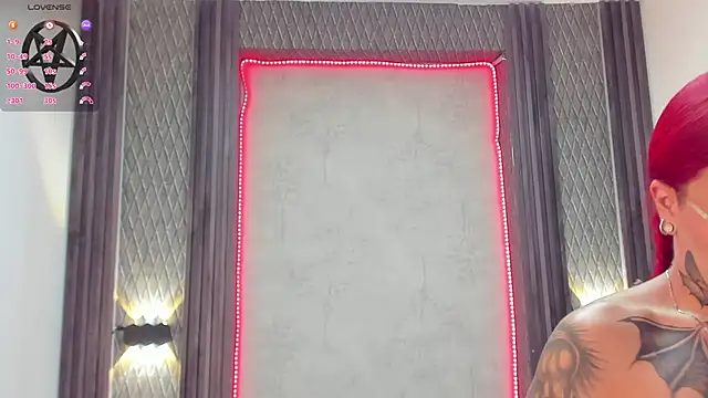 selene red  online show from February 6, 2025, 8:02 pm