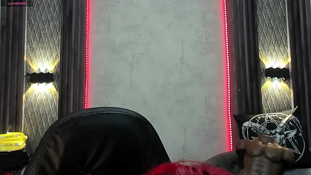 selene red  online show from March 19, 2025, 1:29 pm