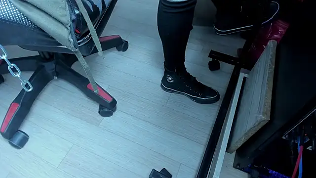 selene red  online show from October 13, 2025, 2:50 pm