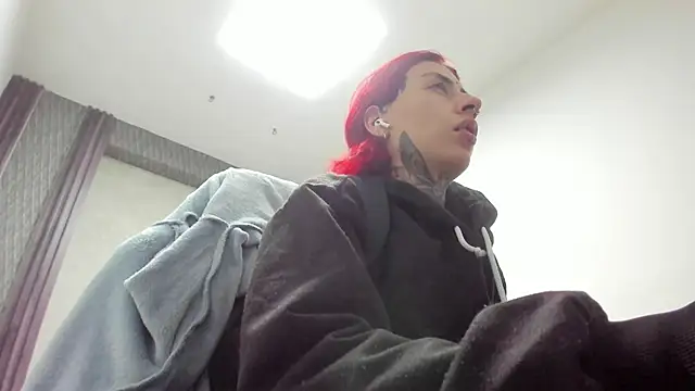 selene red  online show from April 14, 2026, 1:22 am