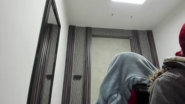 selene red  online show from April 15, 2026, 1:45 am