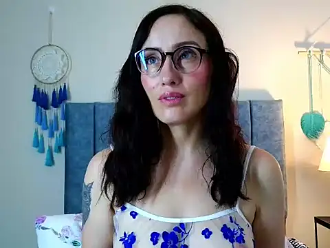 IberianMoonMK online show from September 30, 2025, 11:37 am