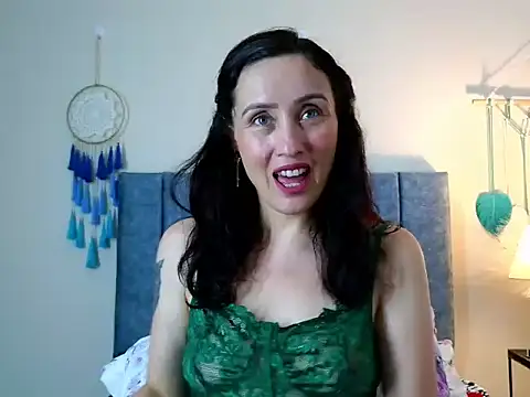 IberianMoonMK online show from October 3, 2025, 5:21 pm