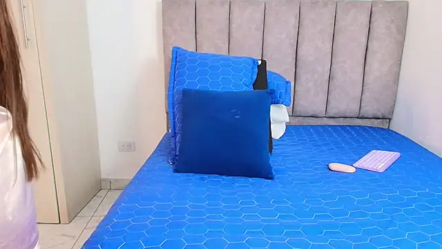 Snapshot of karina_lewis_ chatting on December 16, 2024, 9:03 am karina lewis online show from December 16, 2024, 9:03 am