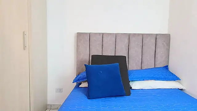 Snapshot of karina_lewis_ chatting on December 21, 2024, 3:03 am karina lewis online show from December 21, 2024, 3:03 am