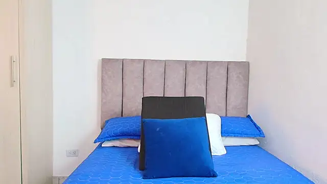 Snapshot of karina_lewis_ chatting on December 28, 2024, 3:15 am karina lewis online show from December 28, 2024, 3:15 am