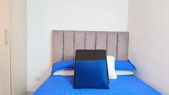 Snapshot of karina_lewis_ chatting on December 28, 2024, 6:17 am karina lewis online show from December 28, 2024, 6:17 am