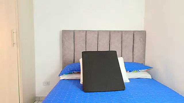 Snapshot of karina_lewis_ chatting on January 13, 2025, 3:23 am karina lewis online show from January 13, 2025, 3:23 am