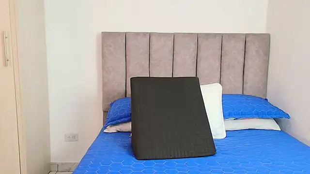 Snapshot of karina_lewis_ chatting on January 14, 2025, 3:43 am karina lewis online show from January 14, 2025, 3:43 am