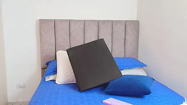 Snapshot of karina_lewis_ chatting on January 27, 2025, 3:26 am karina lewis online show from January 27, 2025, 3:26 am