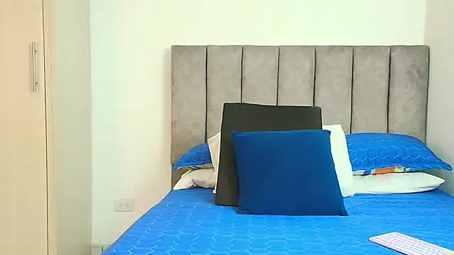 Snapshot of karina_lewis_ chatting on September 22, 2025, 4:03 am karina lewis online show from September 22, 2025, 4:03 am