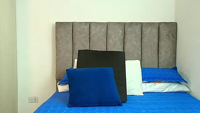 Snapshot of karina_lewis_ chatting on November 5, 2025, 3:50 am karina lewis online show from November 5, 2025, 3:50 am