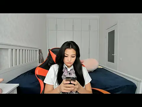 Missykitty01 online show from September 29, 2025, 3:33 am