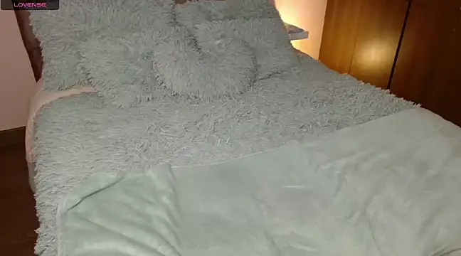 Roussmariehenao online show from January 12, 2025, 6:17 am