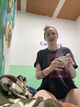 Littlelolo60 online show from December 16, 2024, 2:16 pm