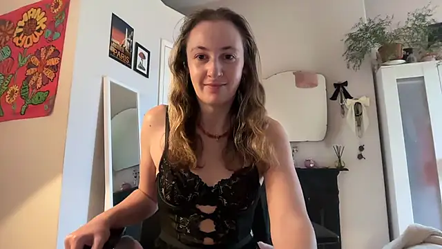 Littlelolo60 online show from November 11, 2025, 10:26 am