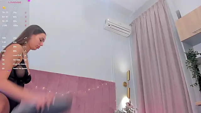 AprilWong online show from January 16, 2025, 12:20 pm