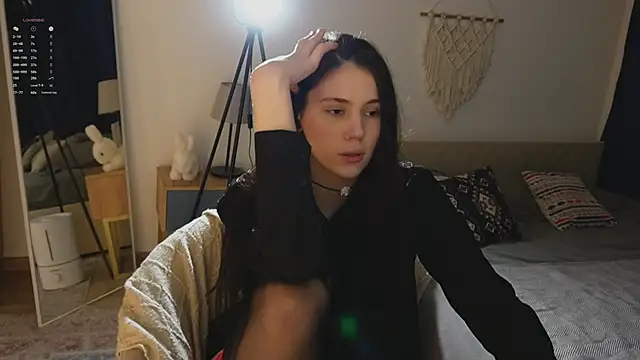 jennetdoll online show from November 26, 2025, 5:36 pm