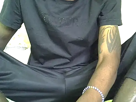 Snapshot of Delicious-D chatting on May 16, 2026, 6:54 am Delicious-D online show from May 16, 2026, 6:54 am