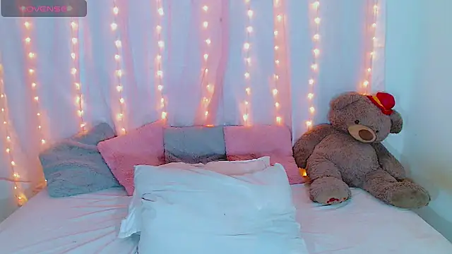 AlanaBekeer online show from October 7, 2025, 9:12 pm