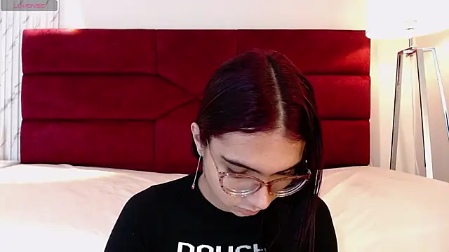 Snapshot of sara_saenz99 chatting on December 27, 2024, 7:35 pm sara saenz99 online show from December 27, 2024, 7:35 pm