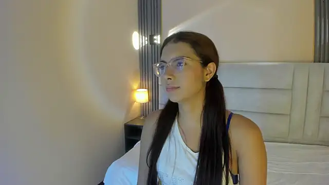 Snapshot of sara_saenz99 chatting on October 19, 2025, 7:58 pm sara saenz99 online show from October 19, 2025, 7:58 pm