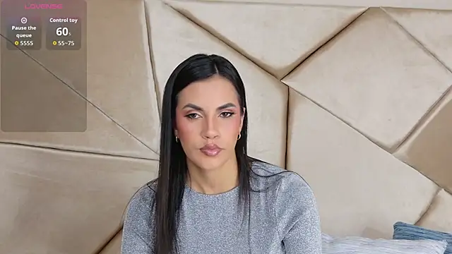 Camille Torres online show from November 4, 2025, 12:37 pm