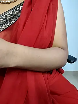 VR here 4U online show from October 2, 2025, 6:15 pm