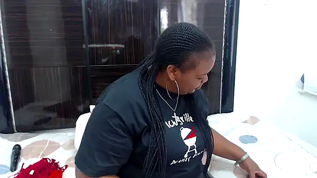 Snapshot of xlover35 chatting on December 19, 2024, 6:45 am xlover35 online show from December 19, 2024, 6:45 am