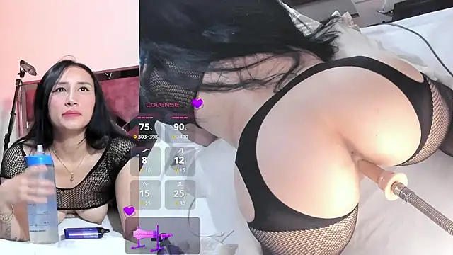 lili moonn online show from October 2, 2025, 11:17 am