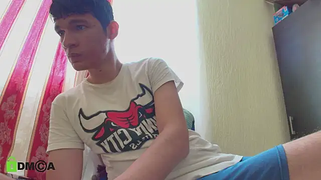 Paulhot018 online show from September 18, 2025, 1:02 pm