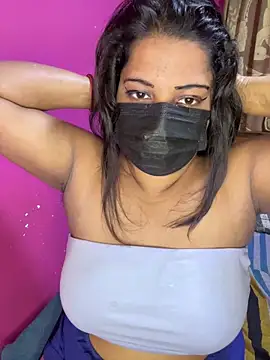 NOORA-GIRL online show from October 28, 2025, 3:21 am