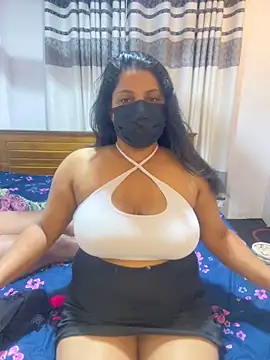 NOORA-GIRL online show from February 16, 2026, 10:28 pm