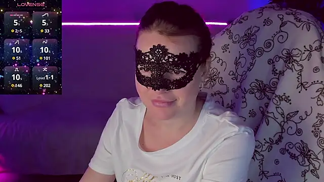 Snapshot of Sexy-Housewife chatting on January 18, 2025, 6:45 am Sexy-Housewife online show from January 18, 2025, 6:45 am