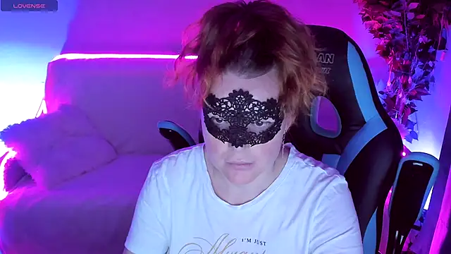 Snapshot of Sexy-Housewife chatting on September 17, 2025, 7:04 pm Sexy-Housewife online show from September 17, 2025, 7:04 pm